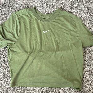 Nike athletic cropped T-Shirt